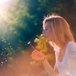 女生吹蒲公英唯美头像图片