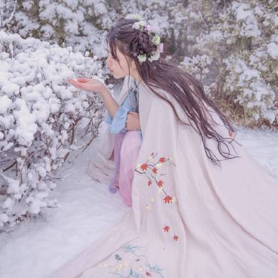 轻抚雪花古风女生头像图片