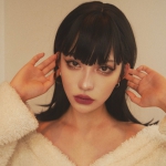 成熟超酷齐刘海女头图片