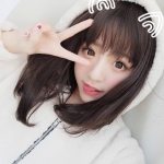 可爱剪刀手舔舌头女头图片