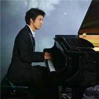 男生弹钢琴QQ头像图片(图8)