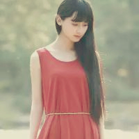 清新穿红色裙子女头图片(图1)