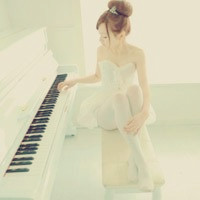 唯美女生弹钢琴头像图片(图3)