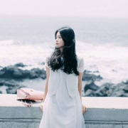 大方气质干净清新女生高清头像图片