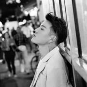 悲伤孤独落寞男头图片