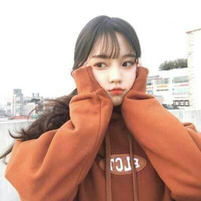 QQ头像暖色系女生
