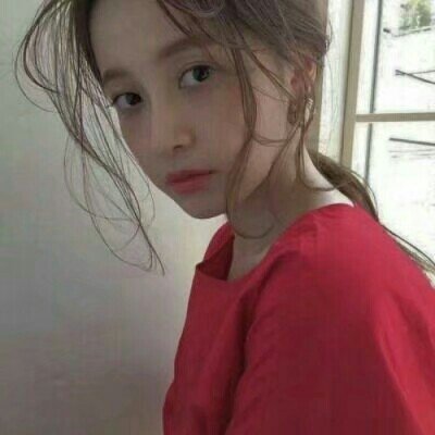 红色系女头像