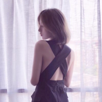 QQ头像女生侧面