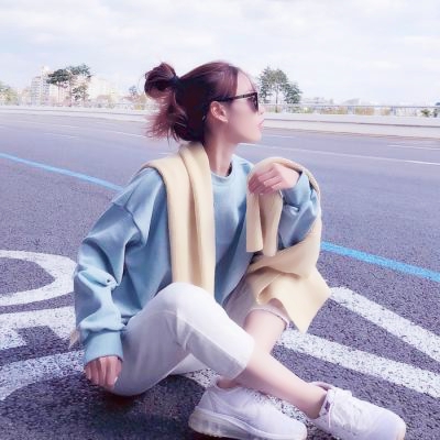 QQ头像女生侧面