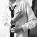 高清帅气的男生半身衬衫头像图片