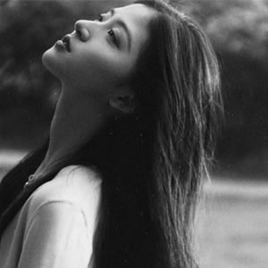 黑白女头像高冷高清