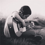 拿吉他帅气的男头图片