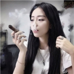 QQ头像拽霸气女生抽烟图片