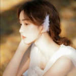 朦胧感唯美的超仙模糊女头图片