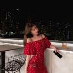 高冷漂亮的冷酷成熟女孩头像图片