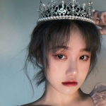 微信强颜欢笑高清真实很丧的女头像图片