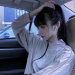 2024好看高清的女生超酷高冷照片头像