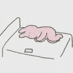 粉色兔子躺在床上头像图片