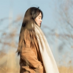 安静独处侧脸高清女头图片